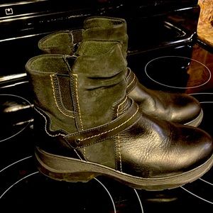 Misses short boots